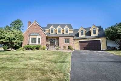 10 Sir Richards Drive, Taunton, MA