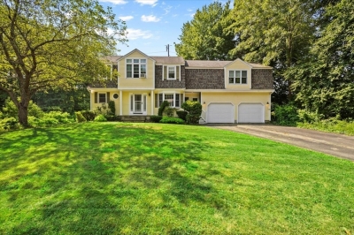 1 Nobscot Brook Lane, Rockland, MA