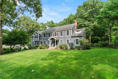 20 Rolling Lane, Dover, MA
