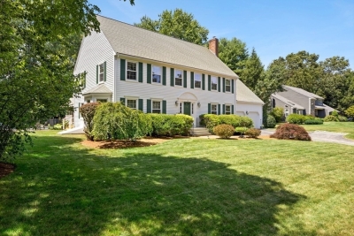 12 Fox Run Road, Medway, MA