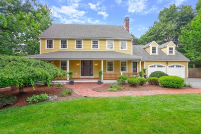 14 Willow Circle, Medfield, MA