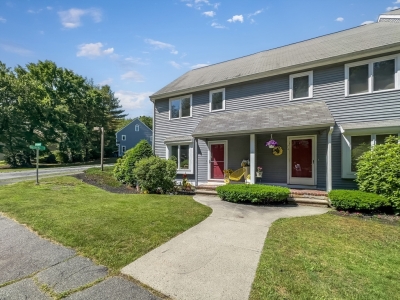 22 Country Hollow Lane, Haverhill, MA