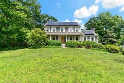 84 Meadowbrook Lane, Westport, MA