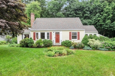 34 Houlton Street, Bedford, MA