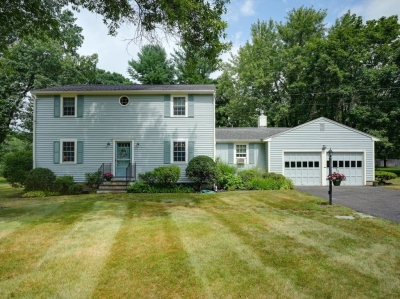 77 Colonial Road, Medfield, MA