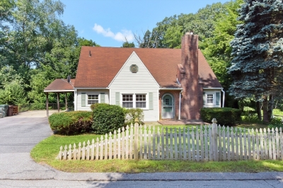 24 Warwick Street, Auburn, MA