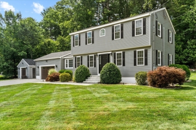 17 Crabapple Lane, Chelmsford, MA