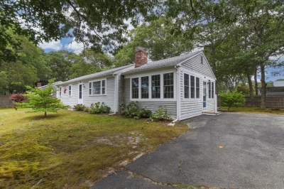 8 Rogers Avenue, Yarmouth, MA