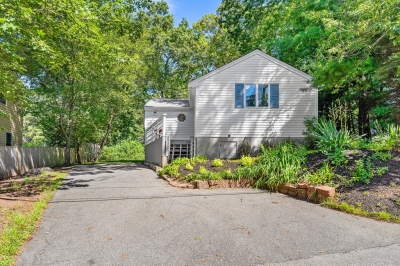 63 Briggs Avenue, Plymouth, MA