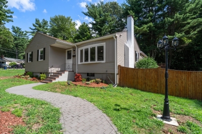 35 Lyndon Road, Sharon, MA