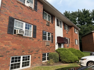 8 Maplecrest Circle, Holyoke, MA