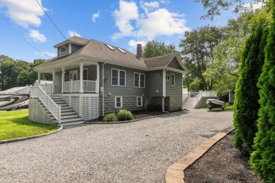 59 Sunset Avenue, Westport, MA