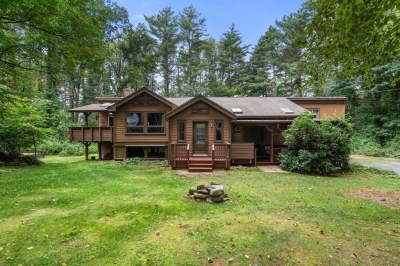 11 Old Village Road, Sturbridge, MA