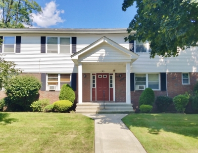 30 Colonial Circle, Chicopee, MA