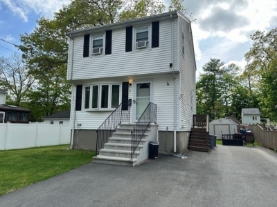 8 Bear Hill Road, Reading, MA