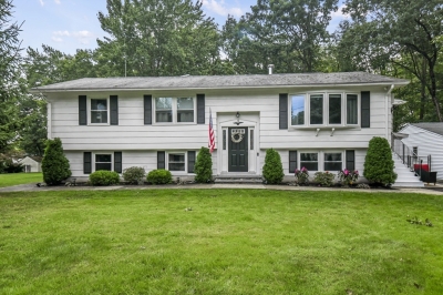 12 Avon Drive, Shrewsbury, MA