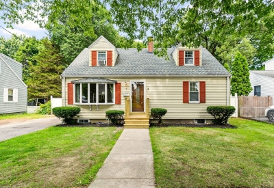 15 Arnold Road, Peabody, MA