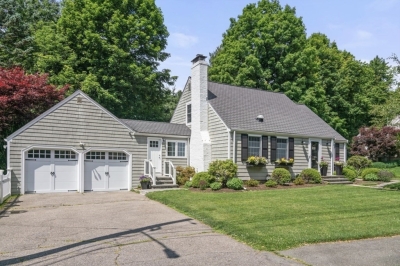 61 Kirkland Circle, Wellesley, MA