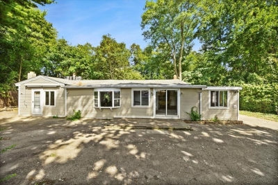 6 Cooper Sq, Taunton, MA