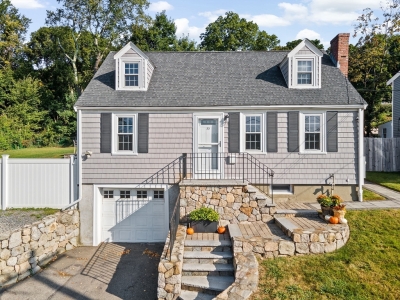 33 Broad Cove Road, Hingham, MA