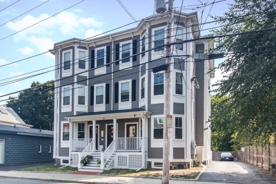 407 Pleasant Street, Melrose, MA