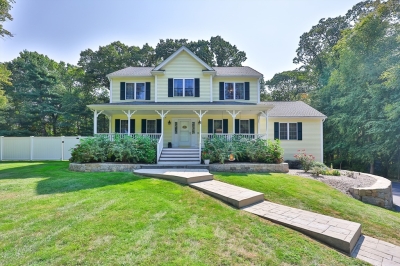 2 Gail Drive, Bellingham, MA