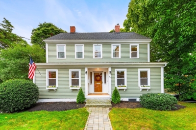 84 Woburn Street, Reading, MA