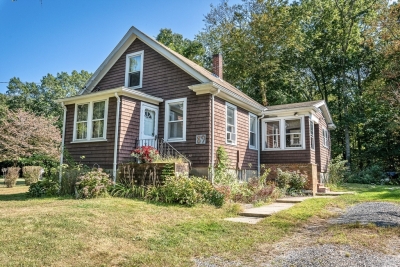 89 Tootle Lane, Fairhaven, MA