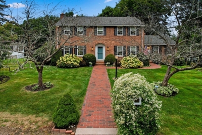 11 Plymouth Road, Winchester, MA