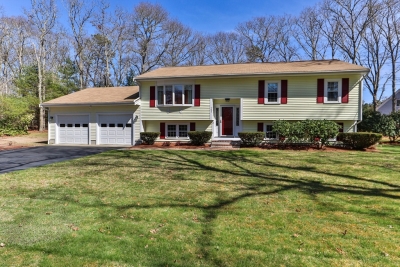 121 Fresh Pond Road, Falmouth, MA