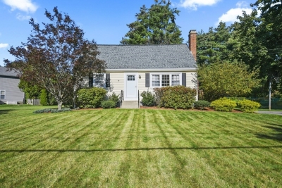 7 Collins Drive, Hudson, MA