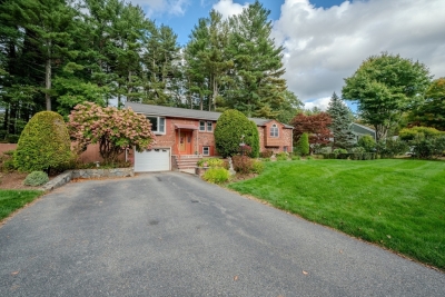 24 Governor Peabody Road, Billerica, MA