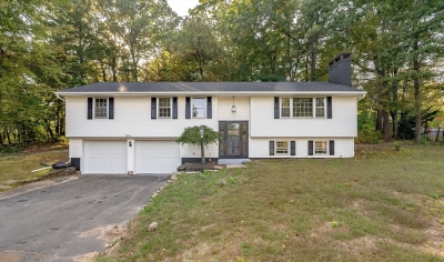 18 Glenwood Drive, Westfield, MA