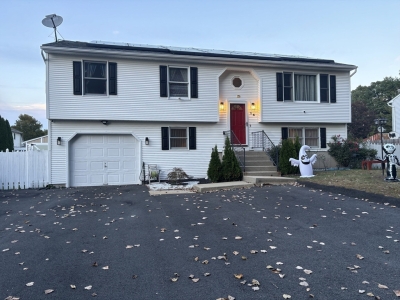 14 Pine Needle Lane, Springfield, MA