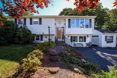 33 Nicholas Road, Raynham, MA