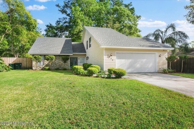 7255 Holiday Hill Court, Jacksonville, FL 