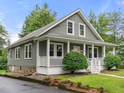 10 Maple Street, Medway, MA 