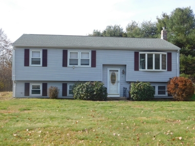 15 Pioneer Valley Road, Spencer, MA 