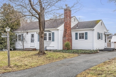 7 Colonial Terrace, Chelmsford, MA 