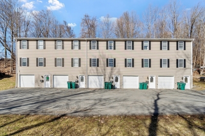 4 Beverly Pl, Fitchburg, MA 