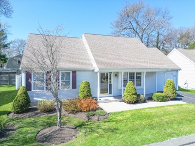 35 Brewster Road, Stoughton, MA 